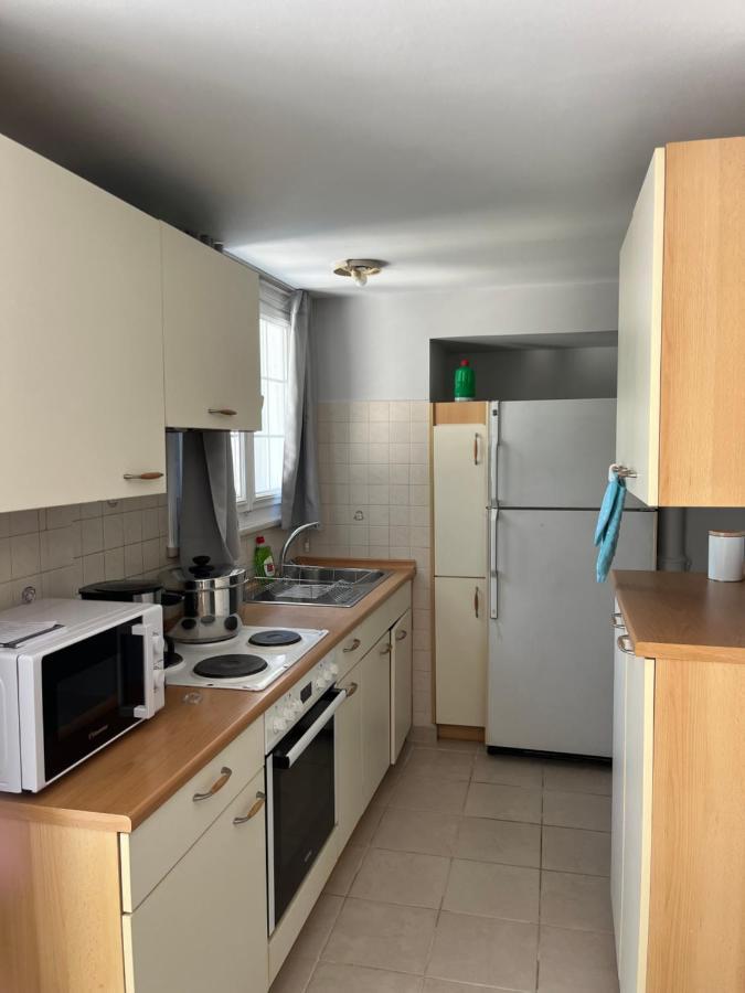 Errika's Near Athens Airport Apartment